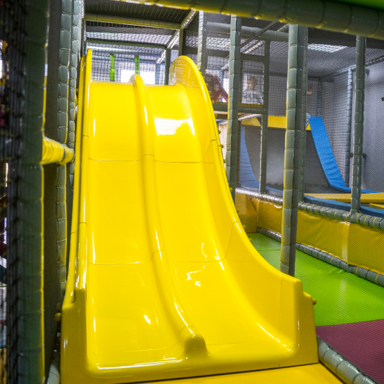 zjeżdzalnia_dwutorowa_sala_zabaw_arkadia